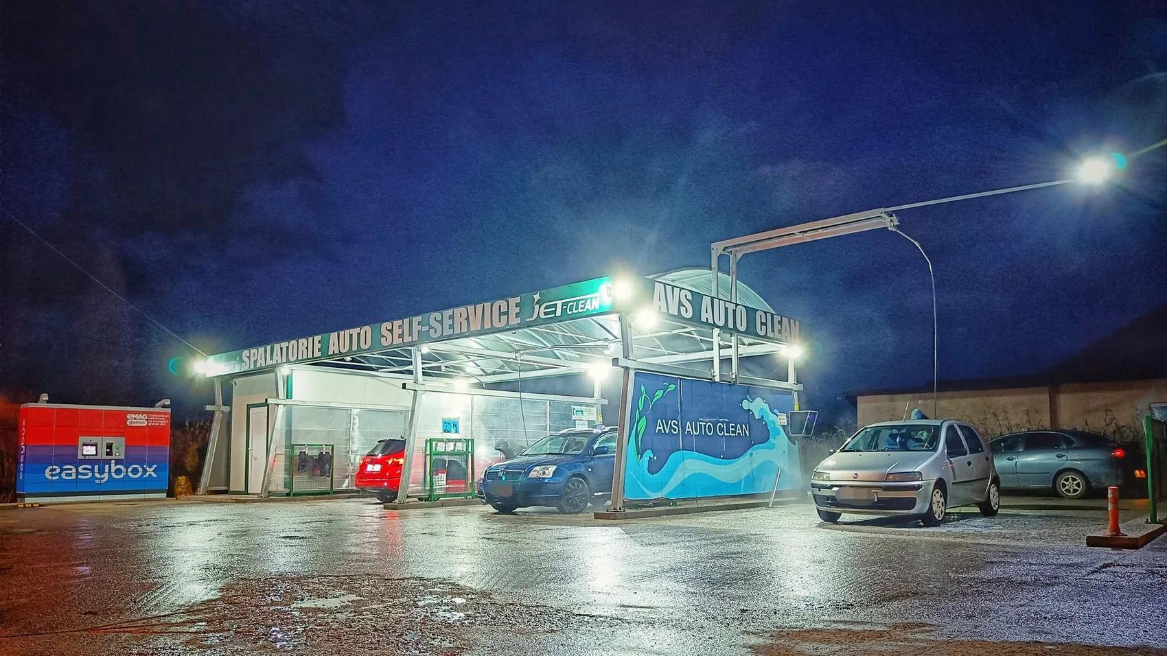 AVS Auto Clean iluminată pe timp de noapte